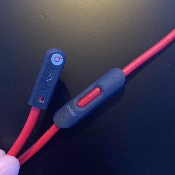 Beats by Dr. Dre headphones - Picture 4 of 4